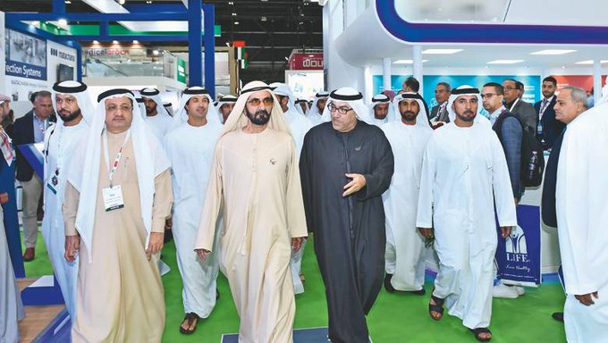 شیخ محمد بن راشد المکتوم نے افتتاحی روز مختلف پویلینوں کے گرد چکر لگائے