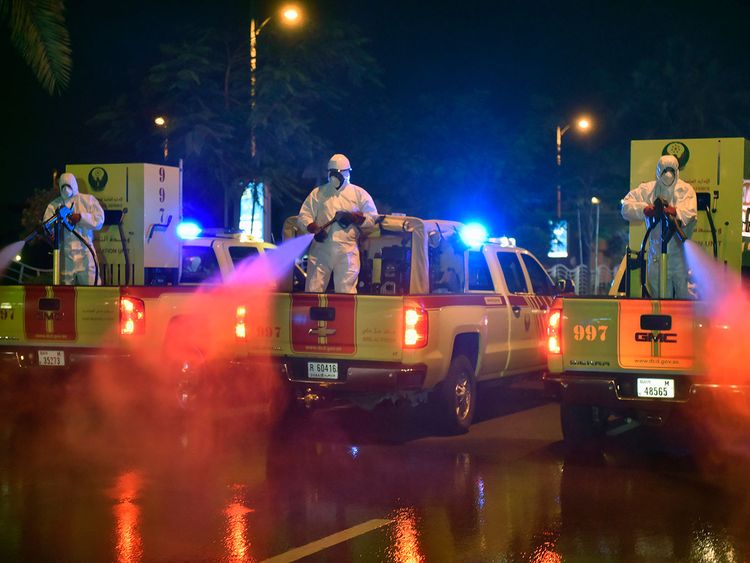 75 فیصد دبئی میں سول ڈیفنس کی جانب سے کورونا سپرے کے زریعے جراثیم کُشی ہوچکی ہے