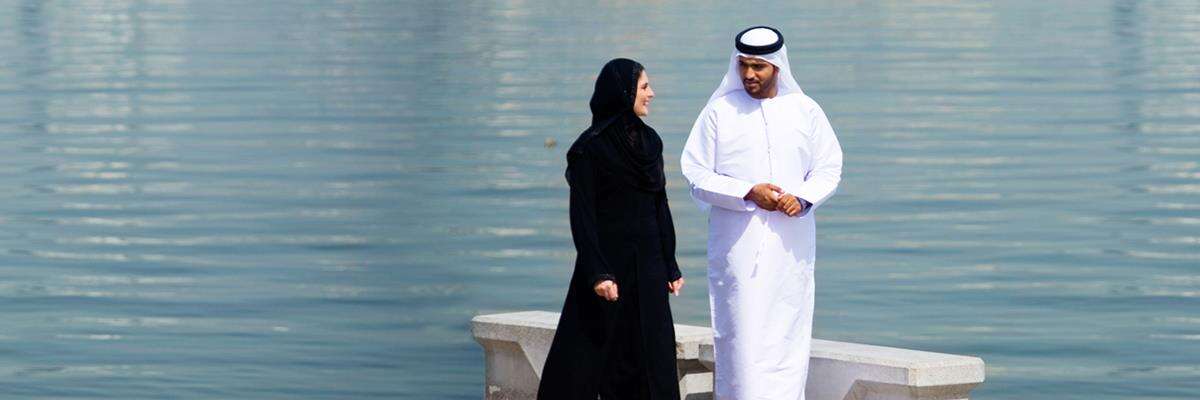 اماراتی لباس اور روایتی کھانا