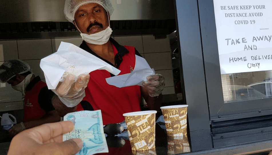 متحدہ عرب امارات کے رہائشی احتیاطی تدابیر کی پیروی کر رہے ہیں