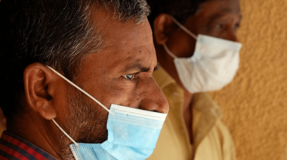 متحدہ عرب امارات کے رہائشی احتیاطی تدابیر کی پیروی کر رہے ہیں