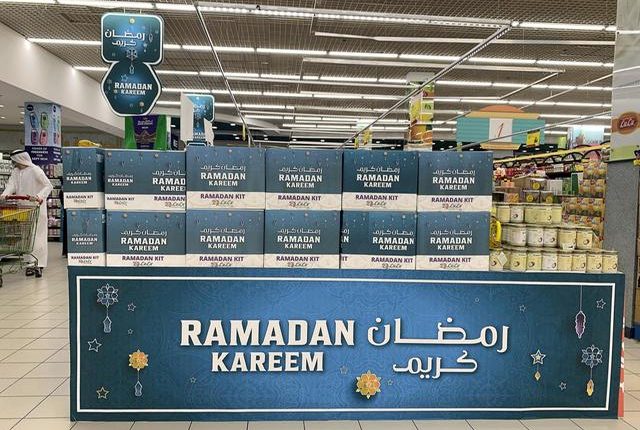 متحدہ عرب امارات کے مالز نے خریداروں کا دوبارہ استقبال کرنا شروع کردیا