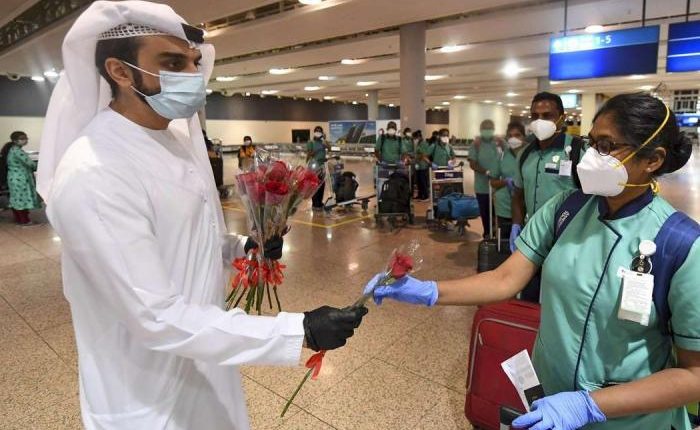 نرسنگ ڈے کے موقع پر امارات کے ہیلتھ کیئر ورکرز کو اعلی اعزاز سے نوازا گیا