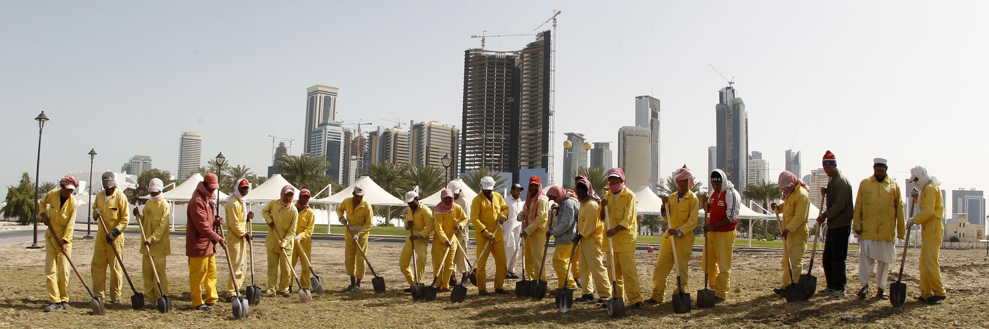 امارات اور پاکستان کے درمیان مزدوروں کے شعبے میں تعاون پر تبادلہ خیال