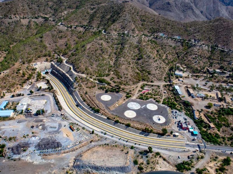 عمران خان نے امارات کا پاکستان میں محمد بن زید النہیان روڈ کی تعمیر کے لئے شکریہ ادا کیا