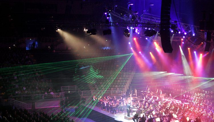 گلوبل ولیج میں بڑے پیمانے پر ورچوئل راک کنسرٹ کیا گیا