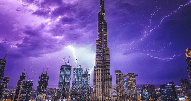 امارات میں موسمی درجہ حرارت زیادہ ہے
