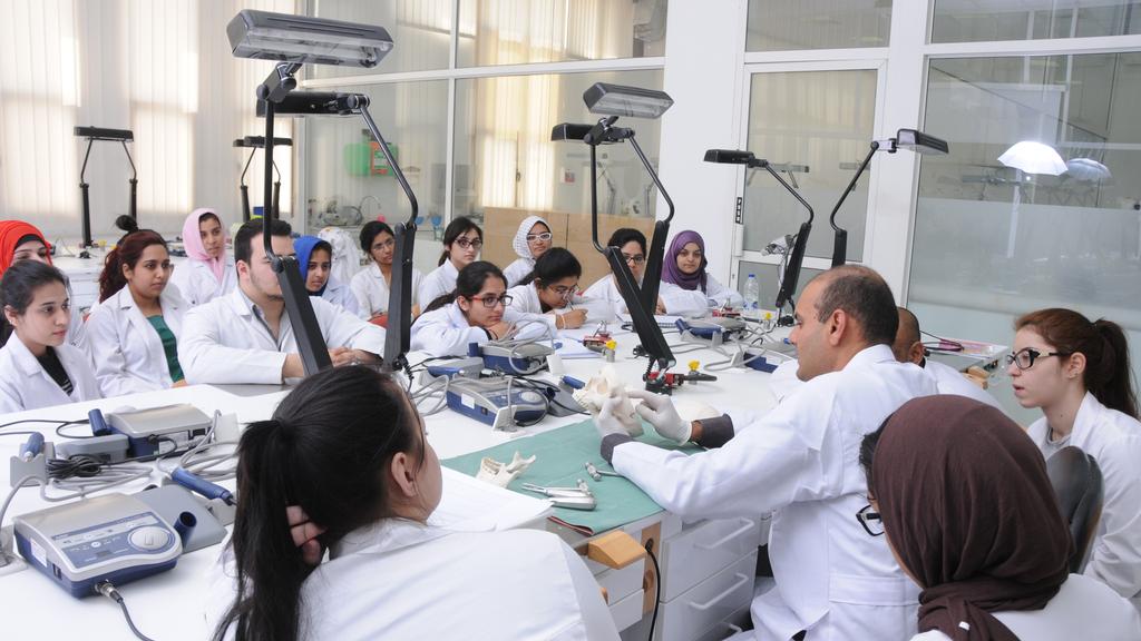 گلف میڈیکل یونیورسٹی نے دو عالمی ایوارڈ جیت چکی ہے