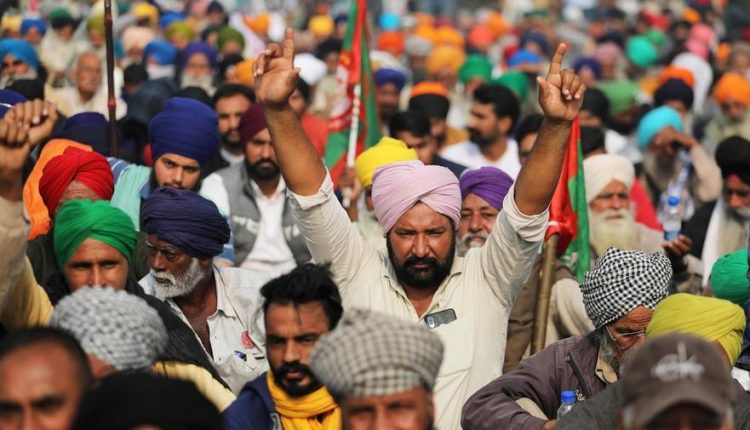 ہندوستانی کسانوں نے نئے قوانین کے خلاف ملک گیر ہڑتال کا آغاز کر دیا